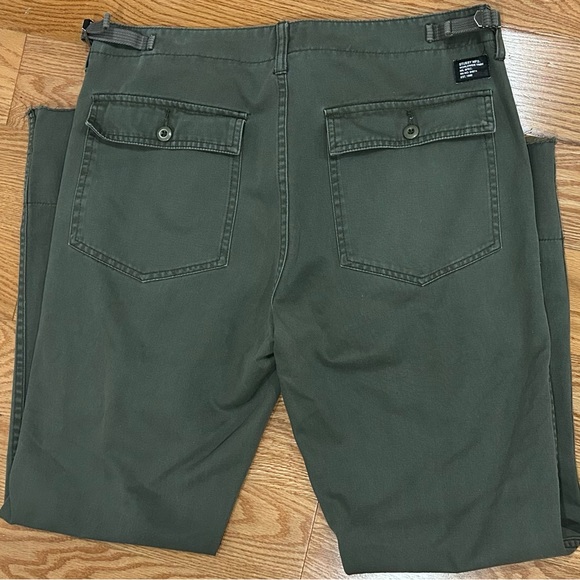 **SOLD** Stussy pants - Picture 3 of 3